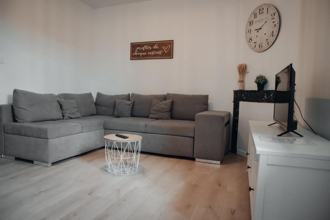 Superbe Appartement Avec Terrasse Au Calme Ernée Dış mekan fotoğraf