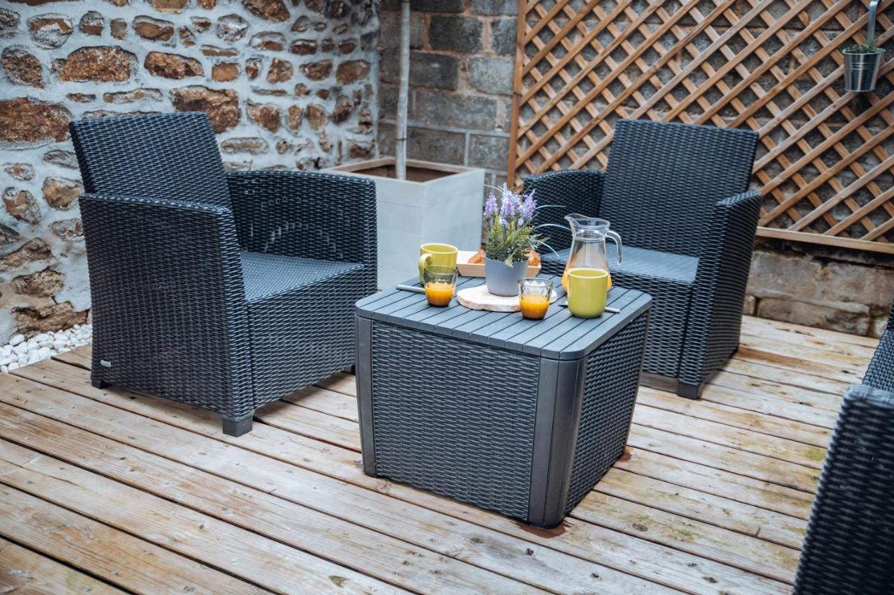 Superbe Appartement Avec Terrasse Au Calme Ernée Dış mekan fotoğraf
