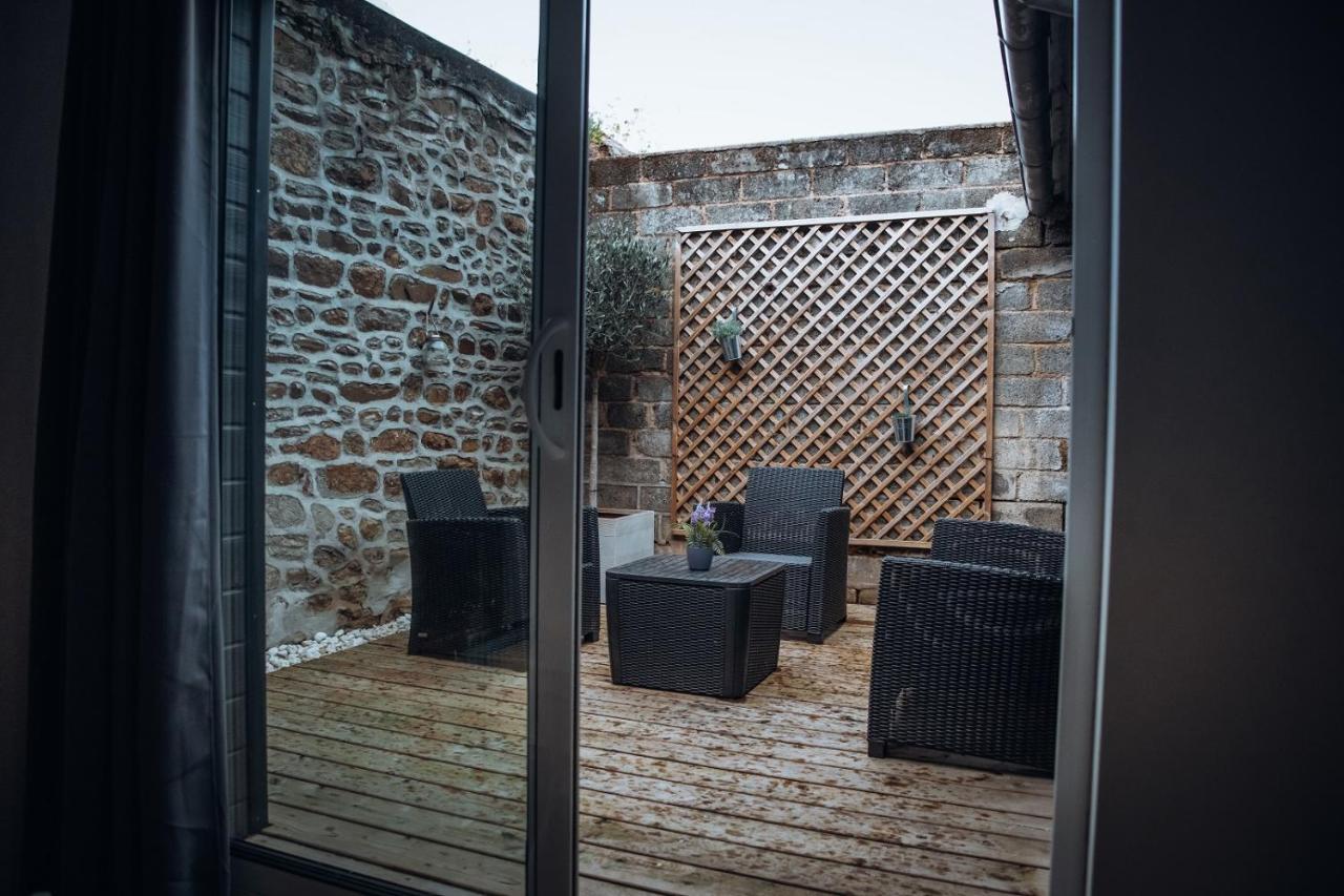 Superbe Appartement Avec Terrasse Au Calme Ernée Dış mekan fotoğraf