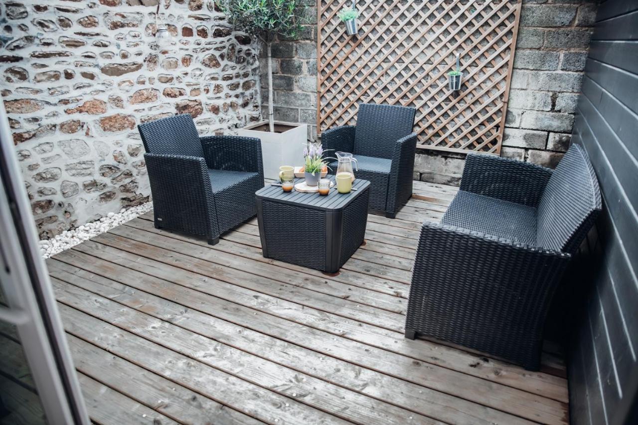 Superbe Appartement Avec Terrasse Au Calme Ernée Dış mekan fotoğraf